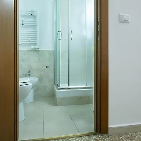 Pensión Lorenzo's In Vatican